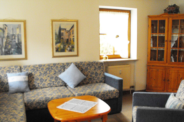 Wohnzimmercouch in der Ferienwohnung in Oberstdorf